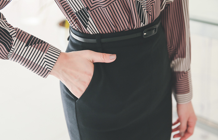 ソフィアスリットHラインのMIDIスカート