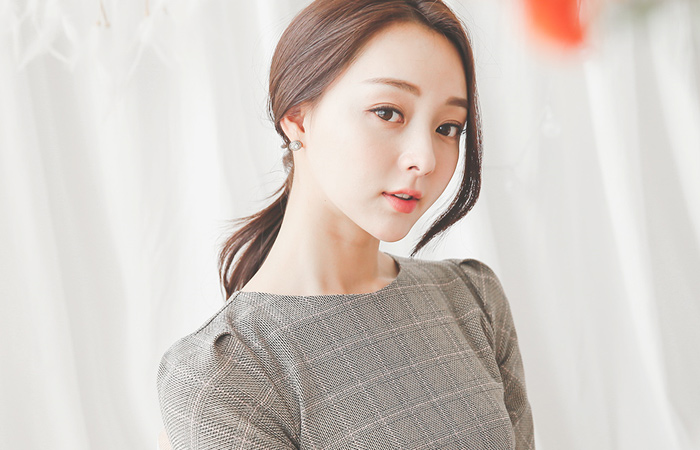 モダンラウンドグレンチェックドレス