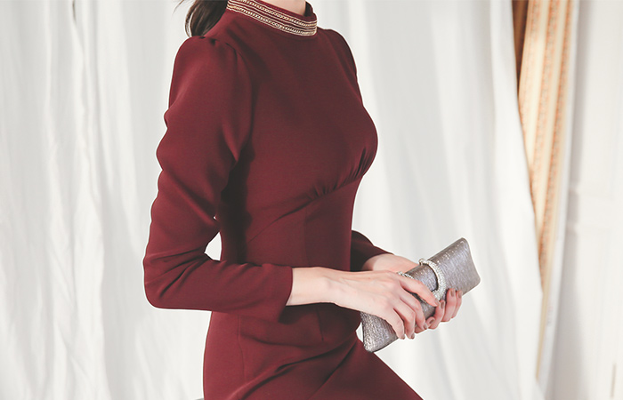 グルレムゴールドチェーンのボリュームピンタックドレス