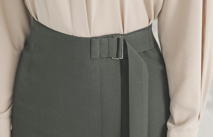 ステッチシルバーバックルベルトスカート