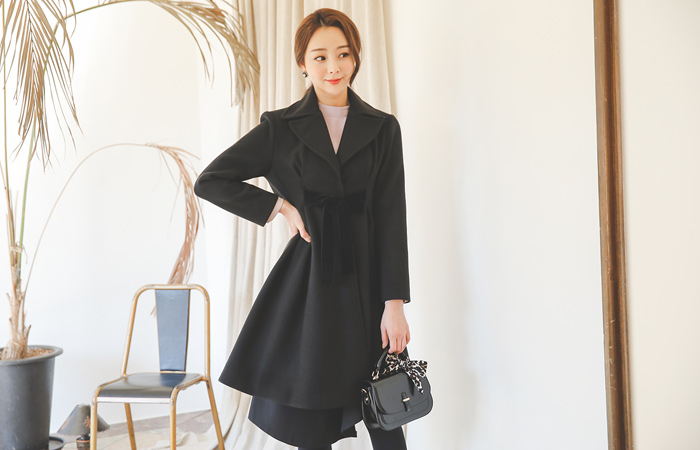 ロマンチックのベルベットのベルトフレアコート