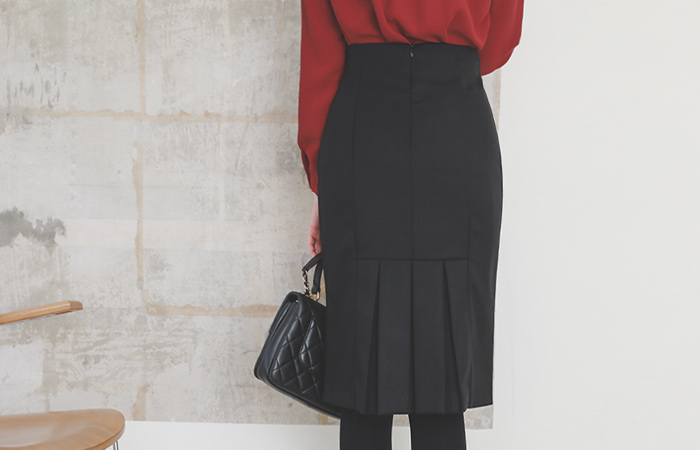 バックプリーツ起毛スパンミディスカート