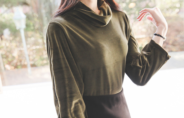 ミンクベルベットタートルネックバルントップ