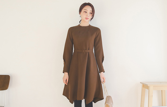 漏斗ネックベルトフレアワンピース