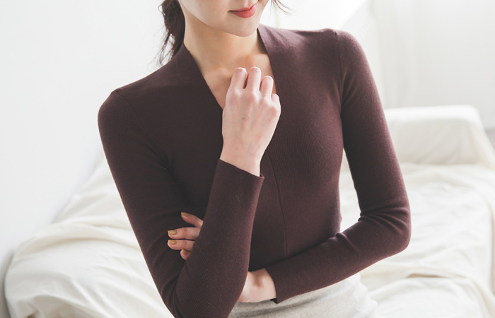 グラムスリムふか-Vネックニット