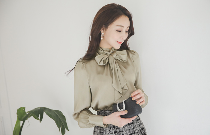 きらっとリボンスカーフハイネック ゴールド ブラウス