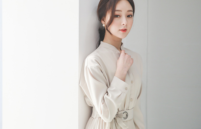 Oリング ベルティード プリーツ ワンピース