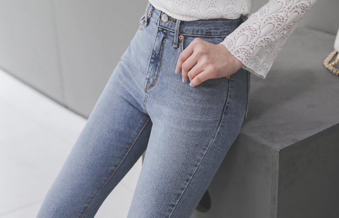 ストーンウォシンフォーマルブーツカットデニムジーンズ