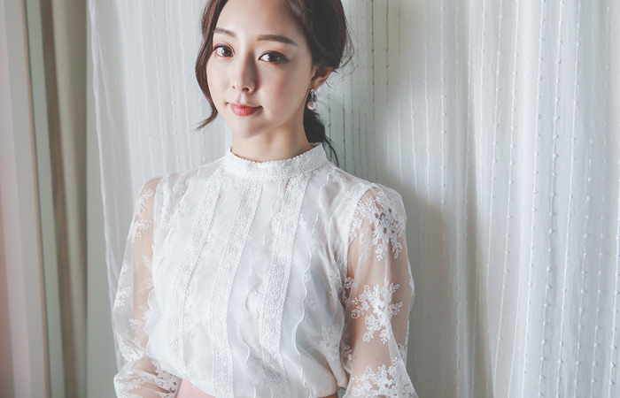 ラブリー ケミカルレース ハイネック ブラウス