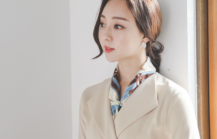 モダン ウイング・カラー ロールアップ スリム弾性 ワンピース