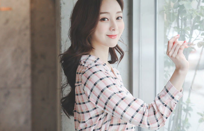 カラー プラッド ブイネック ブラウス