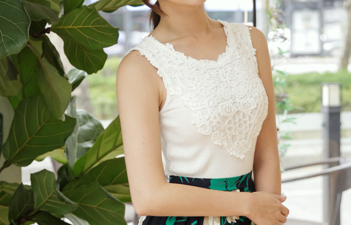 リオルモチーフ刺繍ナシチ