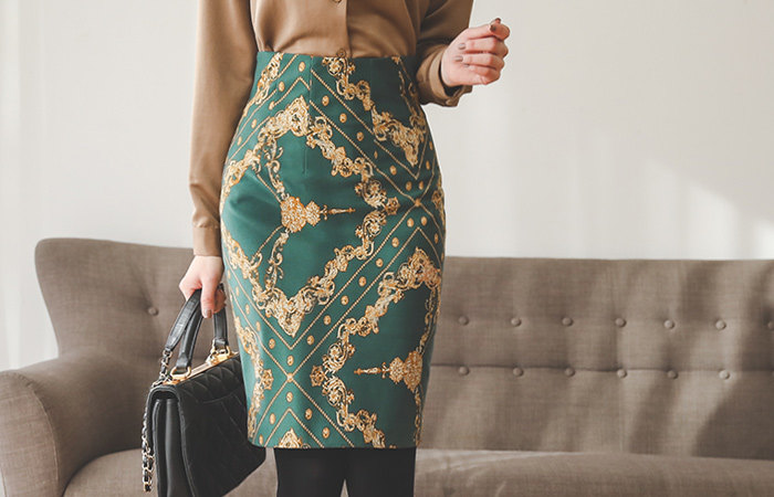 シャルトルゴールドパターンスパンミディスカート