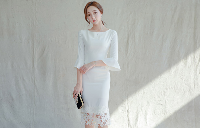 レトロドットレースの袖フリルドレス