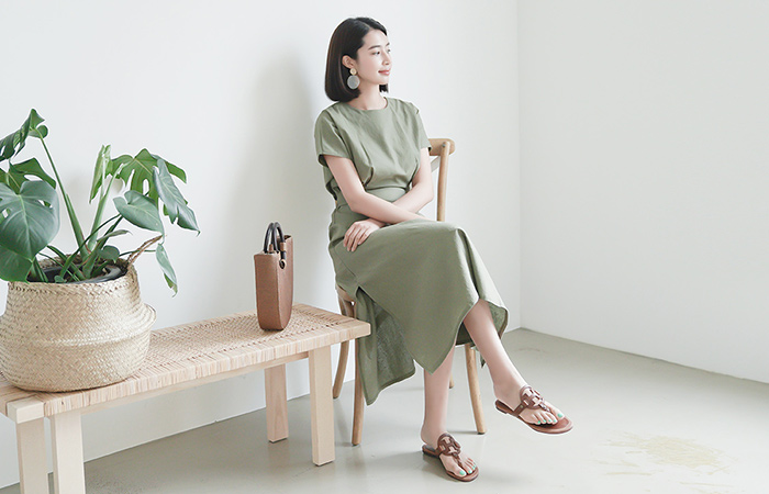 バックベルチドゥスリットリネンロングワンピース