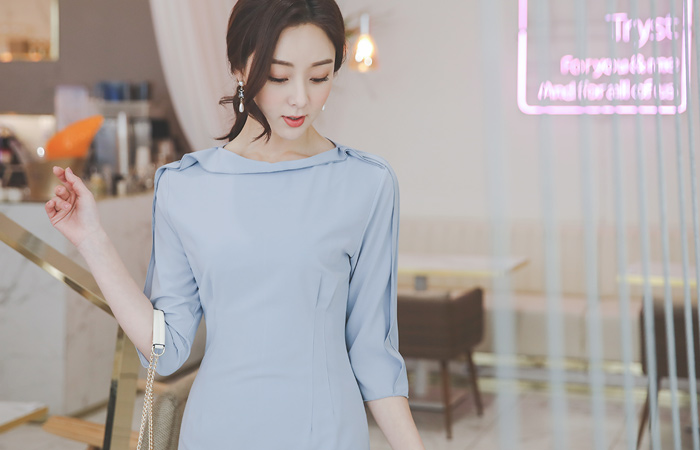 ボートネック 簡易カッティング ラッフル 弾力 ワンピース