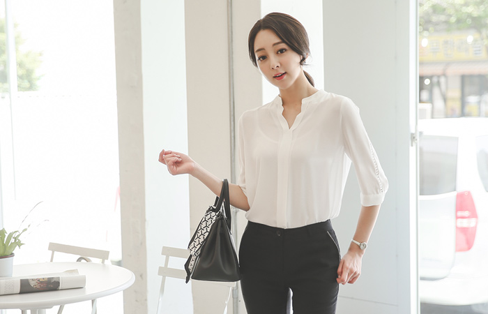 オープンチャイナダイヤパンチングブラウス