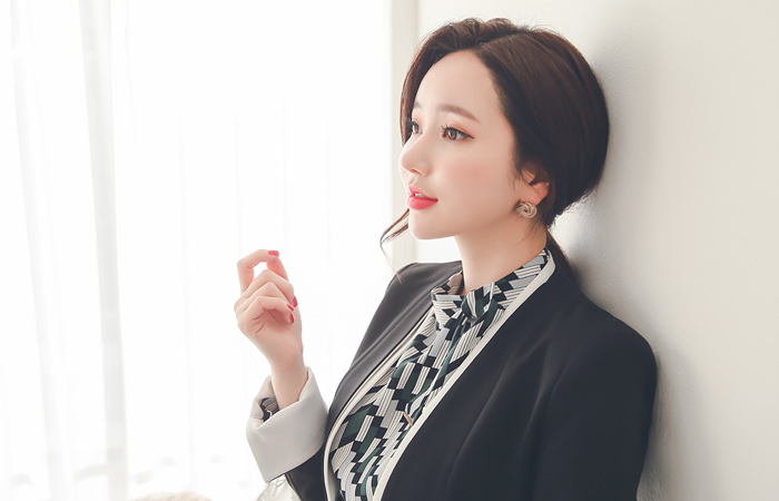 ホワイトインラインカラー無しジャケット