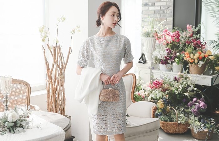 ラグジュアリーシャインレイスドレス