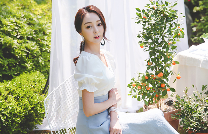 ロマンチックスモーキングフリルパフブラウス