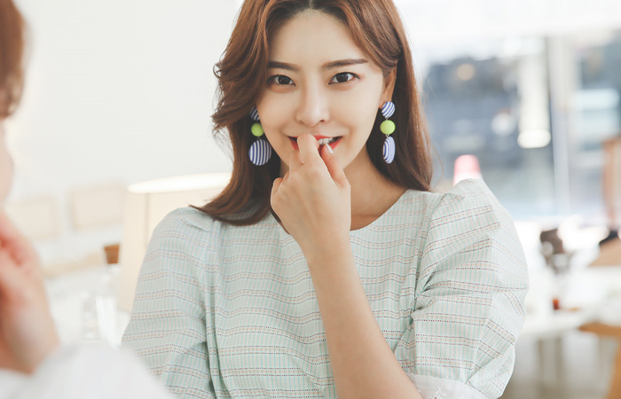 チェック アイレット 刺繍 ップ コットン パフ ブラウス