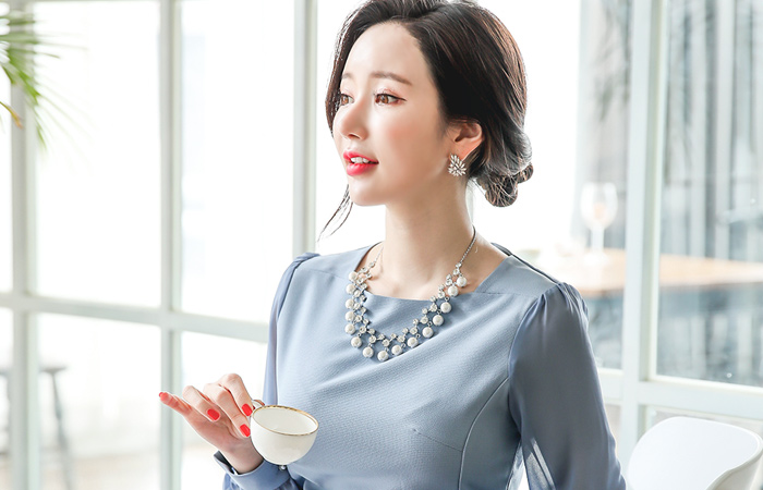 シーツルースリーブピンチシャーリングドレス