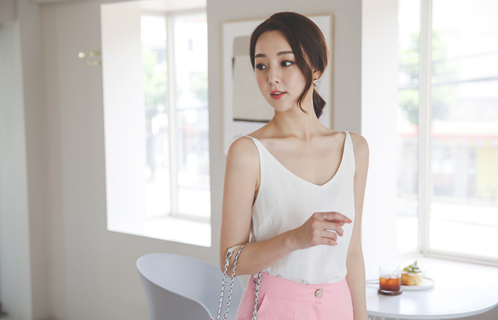 ビュスチエ ふか-Vネック コットン ブラウス