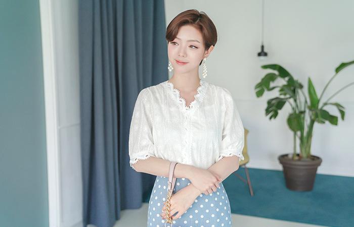 エムブロレイスコットンブラウス