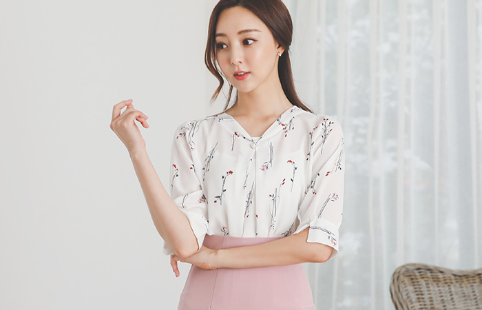 花柄 真珠ボタン ピンタック ブラウス