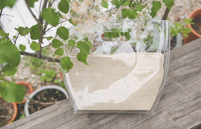 [モデル着用37次]トレンディー 透明ビーチ トートバッグ(ポーチset)