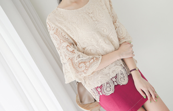 ライルリンラッフルレイスブラウス