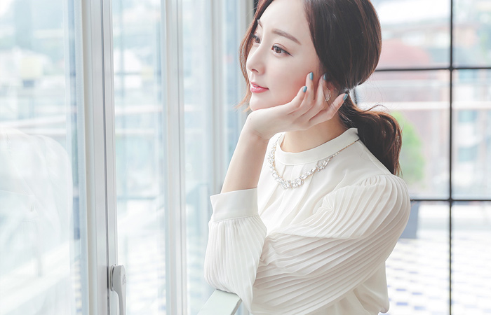 プリーツ スリーブ ピンタックネック ブラウス