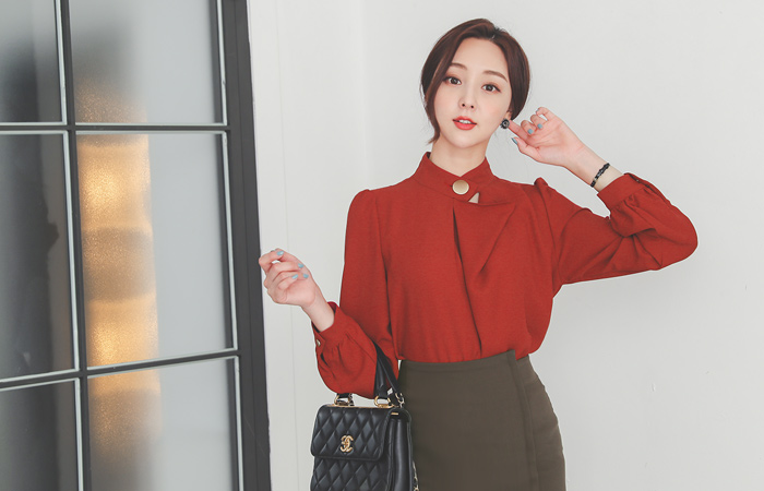 ビッグ ゴールドボタン 二重 アンバランス ブラウス