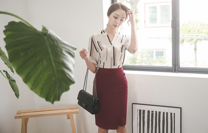 オンバルラップ切開ボタンスカート