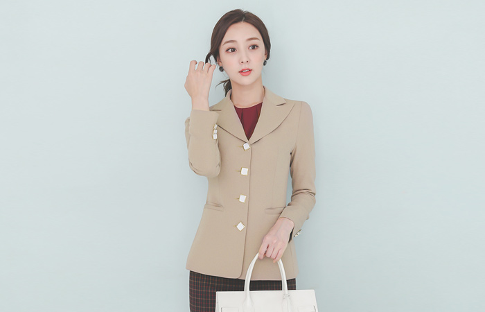 アンデイーグ スクエア ゴールドボタン スリム ピークト ジャケット