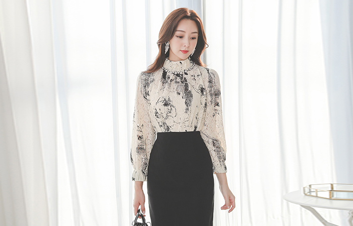 花模様 スマッジング ハイネック 弾力 レイス ブラウス