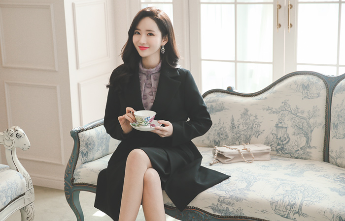 ゴールドボタンバンディングベルトトレンチコート