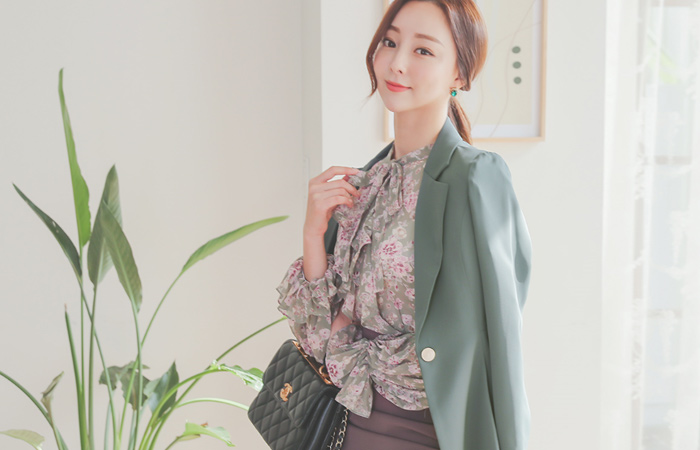 シンプル ゴールドボタン ペプラム ジャケット