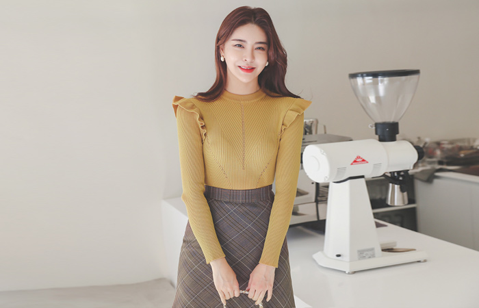 すかし パンチング フリルライン コール天 ニット