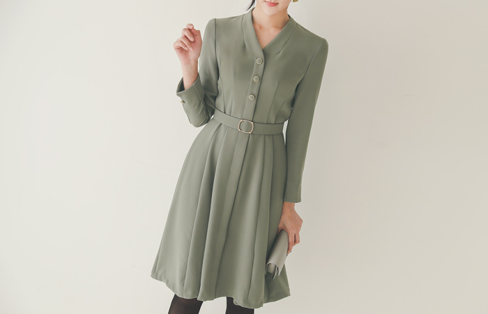 ゴールドわ ブイネック フレア ワンピース