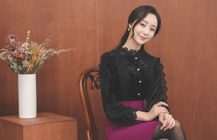 ウエーブ レイス 真珠ボタン ベルベット ブラウス