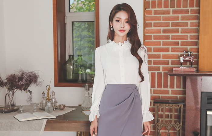 グラム フリルライン ロマンチック ブラウス