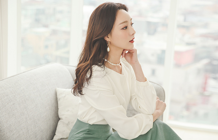 起毛 シャーリング パフ袖 ブラウス