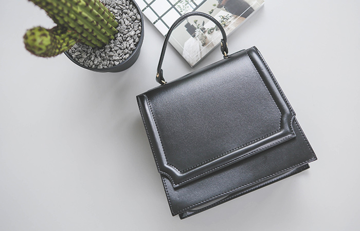 [モデル着用38次]フォーマル スクエア フラップ トートバッグ