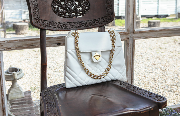 [モデル着用38次]ゴールドチェーン キルティング ツーウエーバッグ