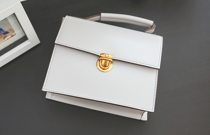 [モデル着用38次]クラシック ミニ ゴールドリング トートバッグ