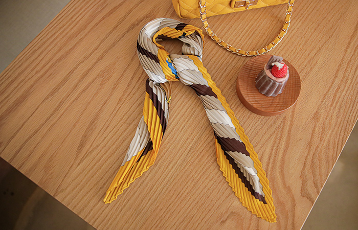 馬 ビビッド プリーツ スカーフ