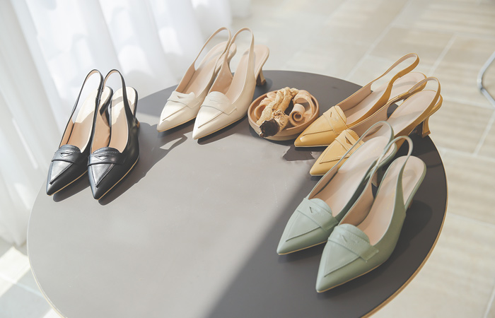 トライアングル ストラップ スリングバック ローファーヒール