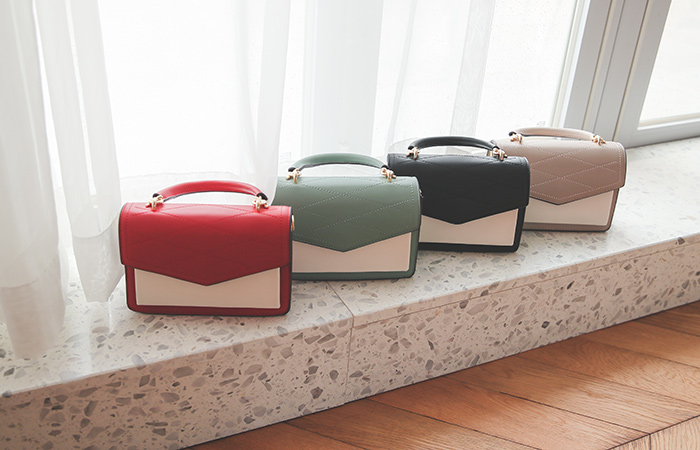 [モデル着用41次]配色 ライン チェーン トートバッグ