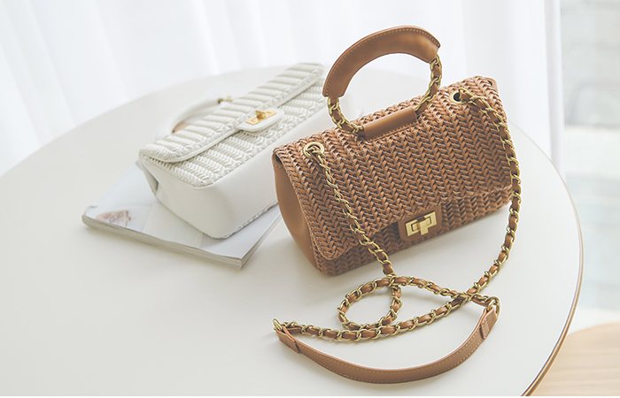 [モデル着用41次]ウイービング メッシュ サークル ハンド チェーンかばん